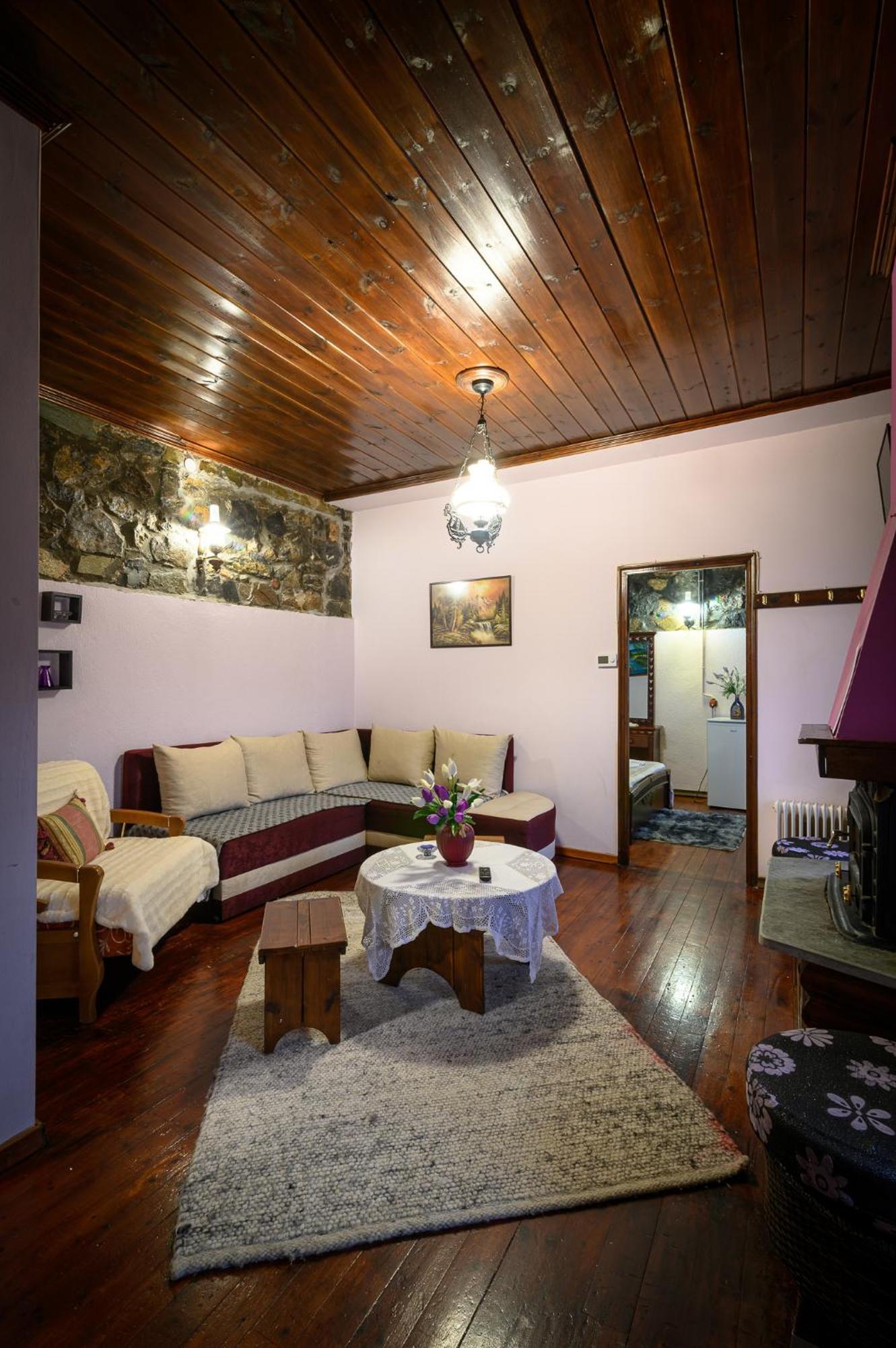Metohi Inn 帕雷斯阿吉萨那 外观 照片